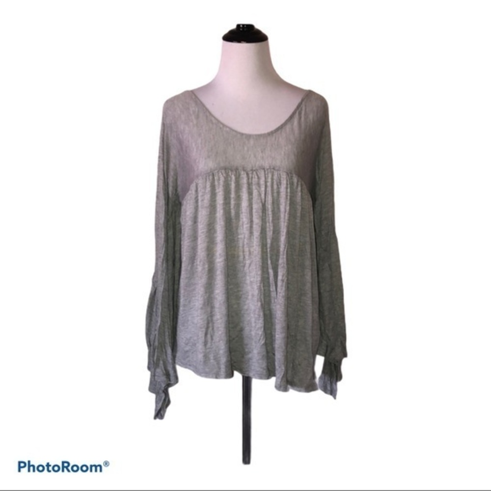 Freeloader women’s medium grey Dolman‎ top
